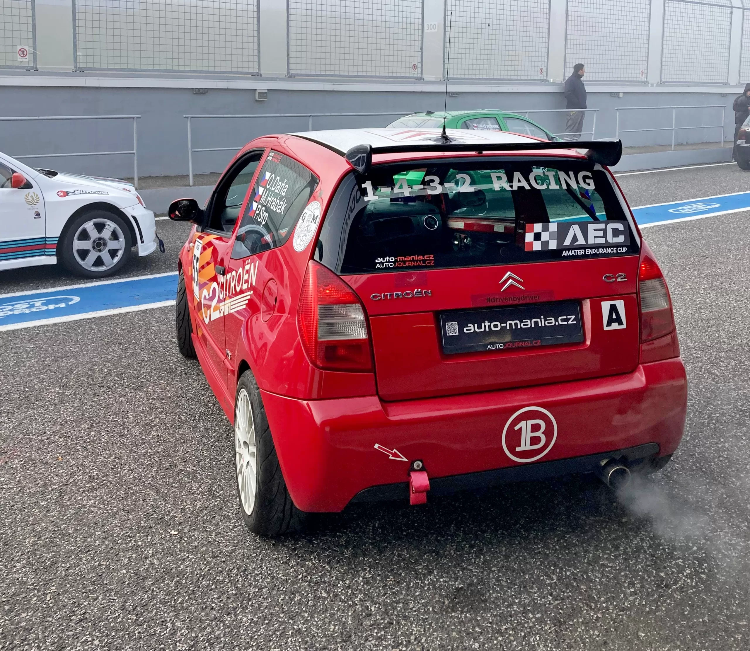 Zadní část závodního Citroënu C2 VTS týmu 1-4-3-2 Racing
